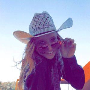 Meet your Posher, Kaitlin